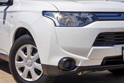 2013 Mitsubishi Outlander ES