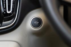 2023 VOLVO XC40 ULTIMATE B5 DARK MHEV