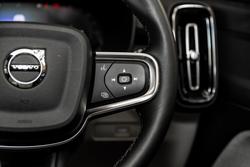 2023 VOLVO XC40 ULTIMATE B5 DARK MHEV