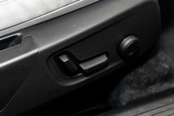 2023 VOLVO XC40 ULTIMATE B5 DARK MHEV