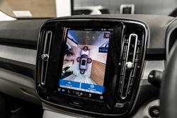 2023 VOLVO XC40 ULTIMATE B5 DARK MHEV