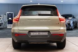 2023 VOLVO XC40 ULTIMATE B5 DARK MHEV