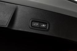 2023 VOLVO XC40 ULTIMATE B5 DARK MHEV