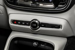 2023 VOLVO XC40 ULTIMATE B5 DARK MHEV