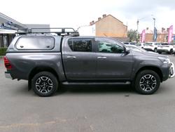 2020 Toyota Hilux 4x4 SR5