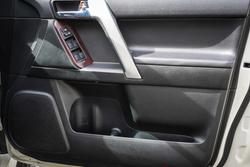 2016 Toyota
PRADO VX