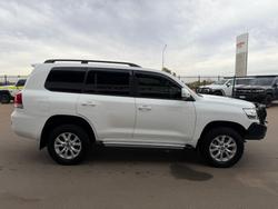 2020 Toyota LANDCRUISER GXL White
