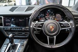 2021 Porsche
Macan