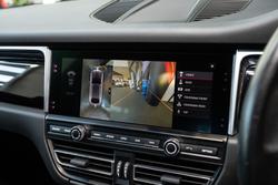 2021 Porsche
Macan