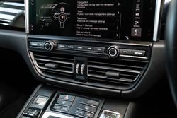 2021 Porsche
Macan