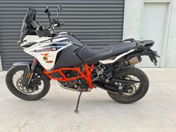 2017 KTM 1090