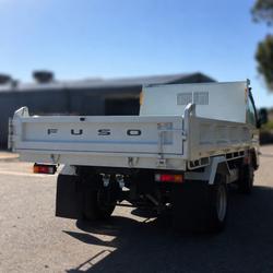 FUSO CANTER 815 TIPPER