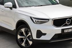 2025 Volvo XC40 Plus B4