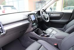 2025 Volvo XC40 Plus B4