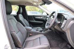 2025 Volvo XC40 Plus B4