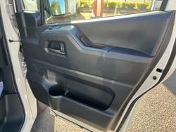 2025 Toyota Hiace Hiace Van LWB 2.8L T Diesel Automatic 9638690 006
