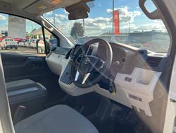 2025 Toyota Hiace Hiace Van LWB 2.8L T Diesel Automatic 9638690 006