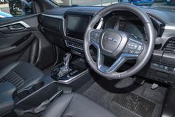 2024 Isuzu
                D-MAX LS-U+