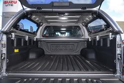 2024 Isuzu
                D-MAX LS-U+