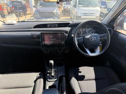 2022 Toyota Hilux SR