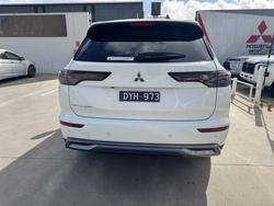 2025 MITSUBISHI Outlander LS