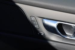 2024 Volvo
V60 Cross Country Ultra B5 Bright