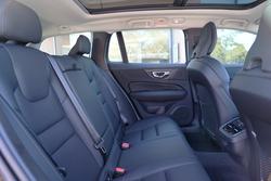 2024 Volvo
V60 Cross Country Ultra B5 Bright