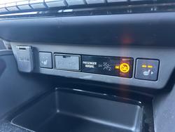 2025 Isuzu MU-X X-TERRAIN MY25 MOONSTONE WHITE