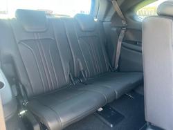 2025 Isuzu MU-X X-TERRAIN MY25 MOONSTONE WHITE