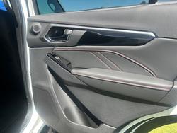 2025 Isuzu MU-X X-TERRAIN MY25 MOONSTONE WHITE