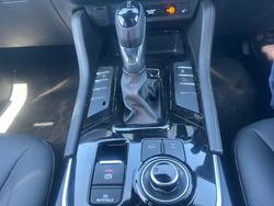 2025 Isuzu MU-X X-TERRAIN MY25 MOONSTONE WHITE
