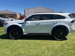 2025 Isuzu MU-X X-TERRAIN MY25 MOONSTONE WHITE