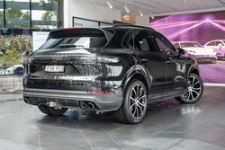 2022 Porsche Cayenne Platinum Edition