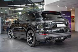 2022 Porsche Cayenne Platinum Edition