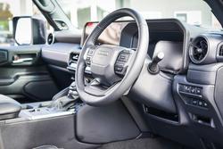 2025 Toyota PRADO Kakadu