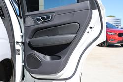 2023 Volvo XC60 Recharge Ultimate T8 Plug-In Hybrid