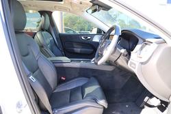 2023 Volvo XC60 Recharge Ultimate T8 Plug-In Hybrid