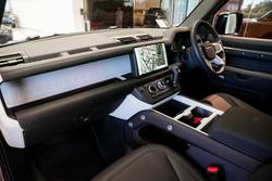 2025 Land Rover Defender 110 D350 X-Dynamic SE