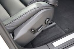 2026 Volvo XC60 Ultra T8 Plug-In Hybrid Dark