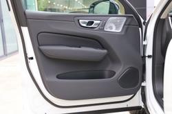 2026 Volvo XC60 Ultra T8 Plug-In Hybrid Dark