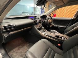 2018 Lexus
IS300h Luxury 2.5L Hybrid Auto CVT Sedan