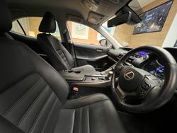 2018 Lexus
IS300h Luxury 2.5L Hybrid Auto CVT Sedan