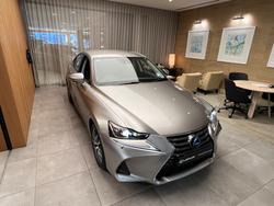 2018 Lexus
IS300h Luxury 2.5L Hybrid Auto CVT Sedan