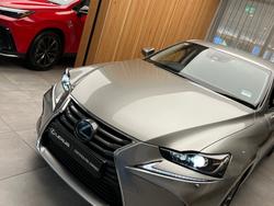 2018 Lexus
IS300h Luxury 2.5L Hybrid Auto CVT Sedan
