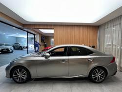 2018 Lexus
IS300h Luxury 2.5L Hybrid Auto CVT Sedan