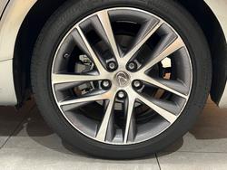 2018 Lexus
IS300h Luxury 2.5L Hybrid Auto CVT Sedan