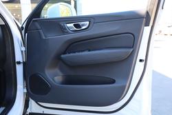 2025 Volvo XC60 Plus B5 Bright