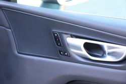 2025 Volvo XC60 Plus B5 Bright