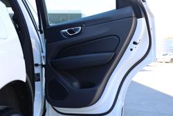 2025 Volvo XC60 Plus B5 Bright
