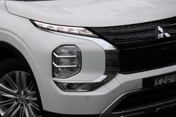 2023 Mitsubishi Outlander LS